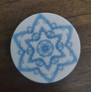 Pale Blue and White Flower Mandala Phone Socket